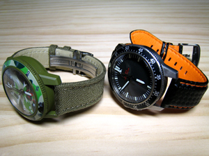 【左】Sinn 503 Bape CamoとCORDURA/2 (コーデュラ・ツー)を組み合わせたお客様