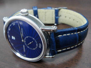 Sinn 156.B（Sony Family Club Inc. Limited-edition）とPLUS (プラス)を組み合わせたお客様