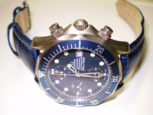 オメガシーマスター300MクロノグラフとPLUS (プラス)を組み合わせたお客様