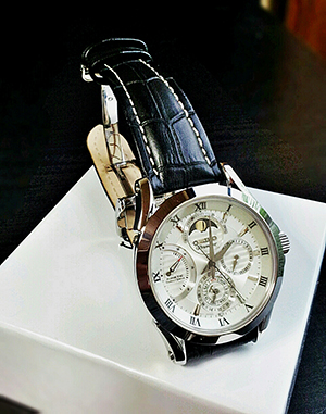 SEIKO　Premier　SRX003P1ムーンフェイズ キネティック ダイレクトドライブとPLUS (プラス)を組み合わせたお客様