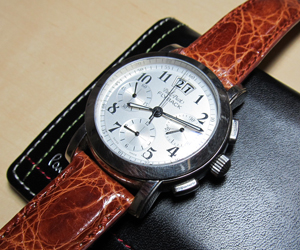 AMADEUS(アマデウス)カイマンクロコとポール・ピコファーシャーラウンド クロノデイト フライバックを組み合わせたお客様