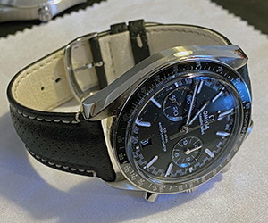 RACE(レース)とオメガ スピードマスター レーシング マスター クロノメーターを組み合わせたお客様