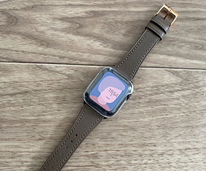 イタリアンレザーベルトとアップルウォッチを組み合わせたお客様