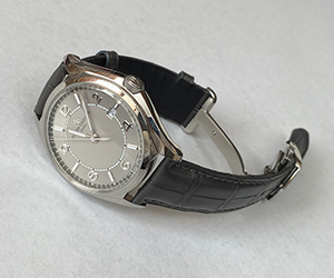 ADONARA CAOUTCHOUC(アドナラ カウチック)とヴァシュロン・コンスタンタン フィフティーシックスを組み合わせたお客様