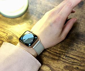 スナップボタンベルトとアップルウォッチを組み合わせたお客様