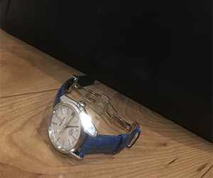 ADONARA CAOUTCHOUC SHINY(アドナラカウチックシャイニー)とグランドセイコー GMT組み合わせたお客様