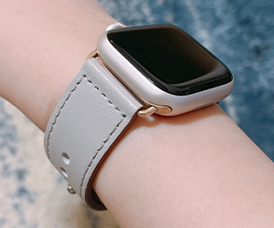 アップルウォッチ用 スナップボタンベルトとアップルウォッチ シリーズ8を組み合わせたお客様