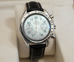 PLUS(プラス)とオメガ スピードマスター オートマティックを組み合わせたお客様